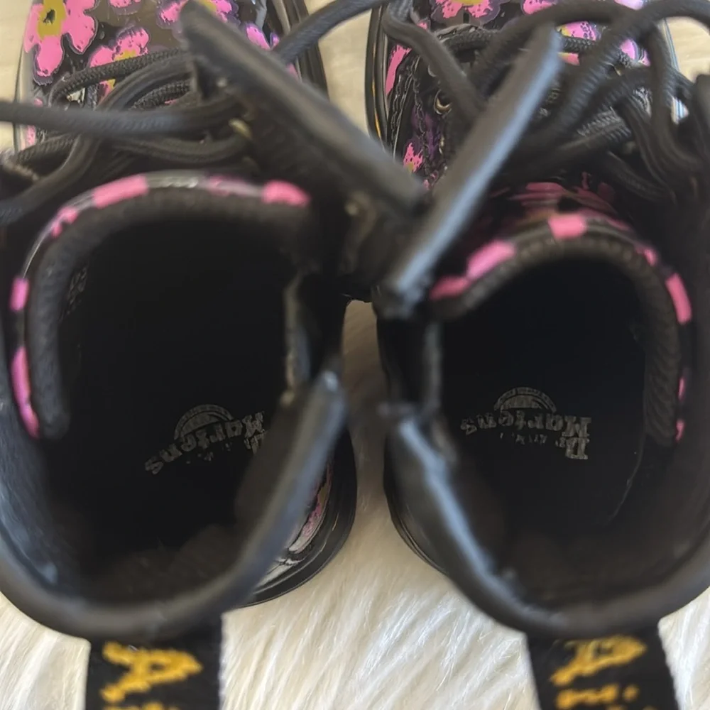 Dr. Martens Toddler Pansey Fayre Pink Floral Combat Boots Size 7
